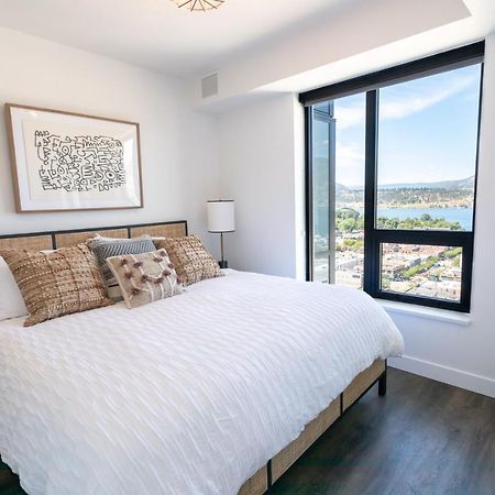 كيلوانا Awesome View 21 Two Bedroom One Bath Downtown Lake View Near Beach المظهر الخارجي الصورة