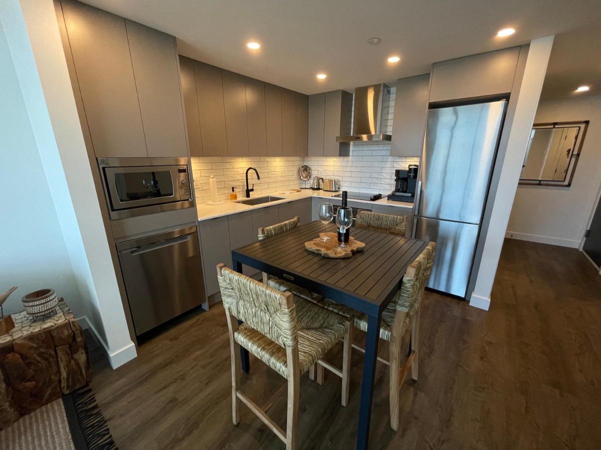 كيلوانا Awesome View 21 Two Bedroom One Bath Downtown Lake View Near Beach المظهر الخارجي الصورة